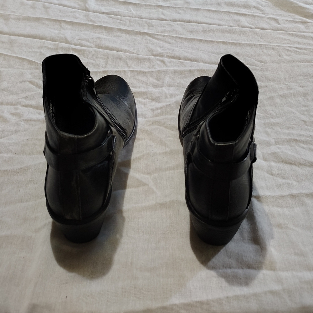 Ladies Size 7M Black Ankle Boots - Picture 4 of 5